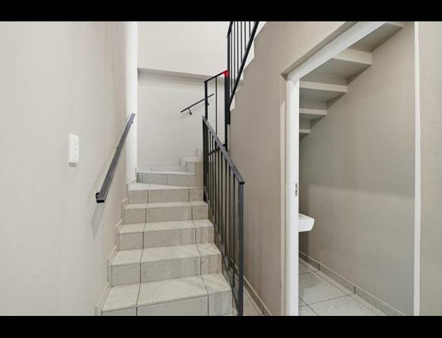 2 BEDROOM TOWNHOUSE FOR SALE IN FERNDALE